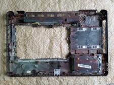 Нижня частина Lenovo&nbsp;Ideapad&nbsp;Y550